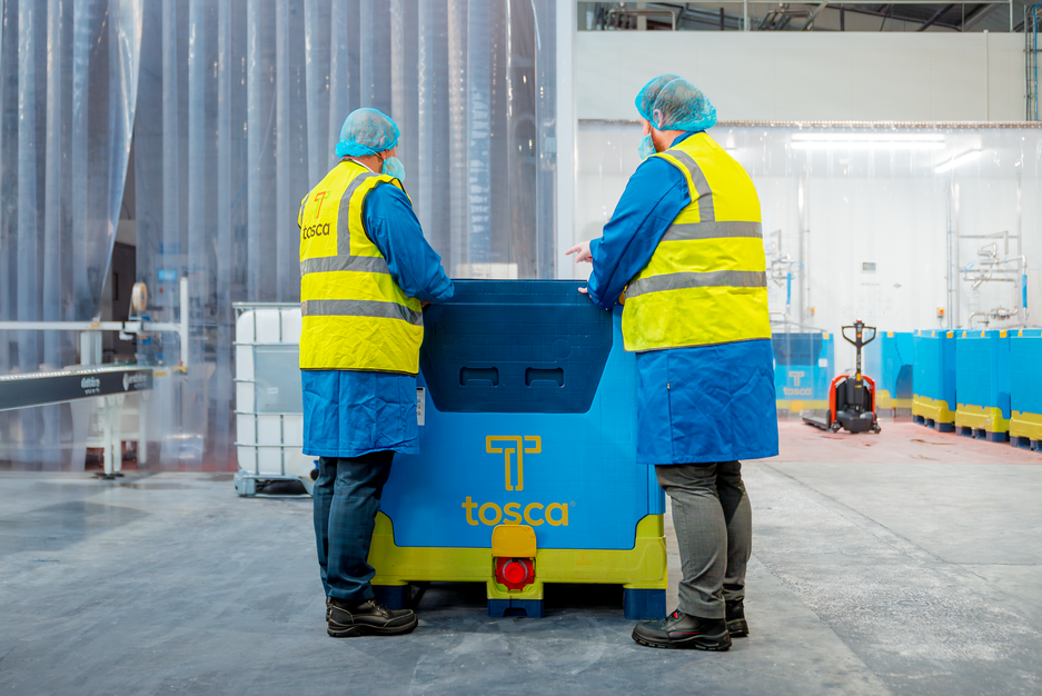 Reusable bulk bin designed for transporting liquid eggs, showcasing a secure, hygienic, and durable solution for bulk food ingredients.