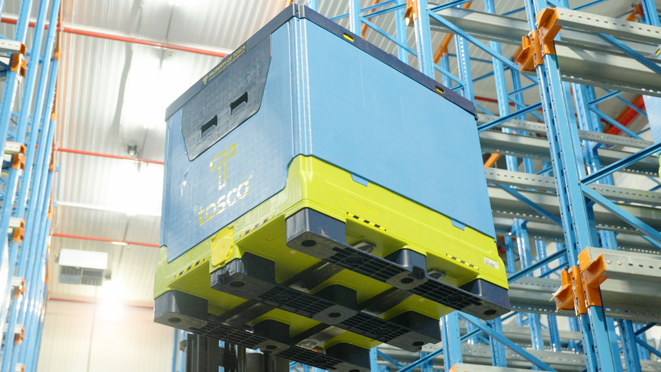 image showing a reusable plastic buik liquid container.